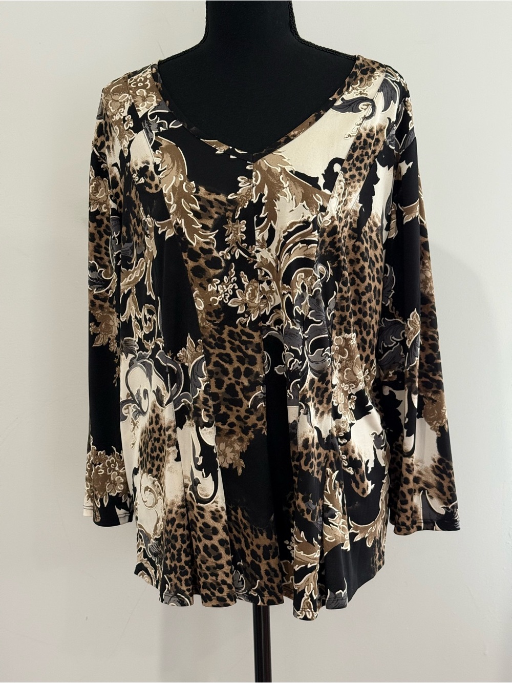 Sami &Jo PXL Womens Leopard & Scroll Print V-Neck Top - Black & Brown 526